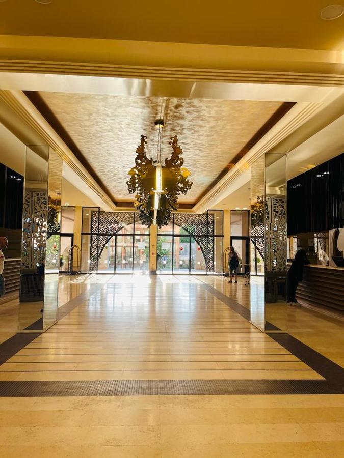 Private Apartament Vip In Royal Beach Pantai Sunny Bagian luar foto