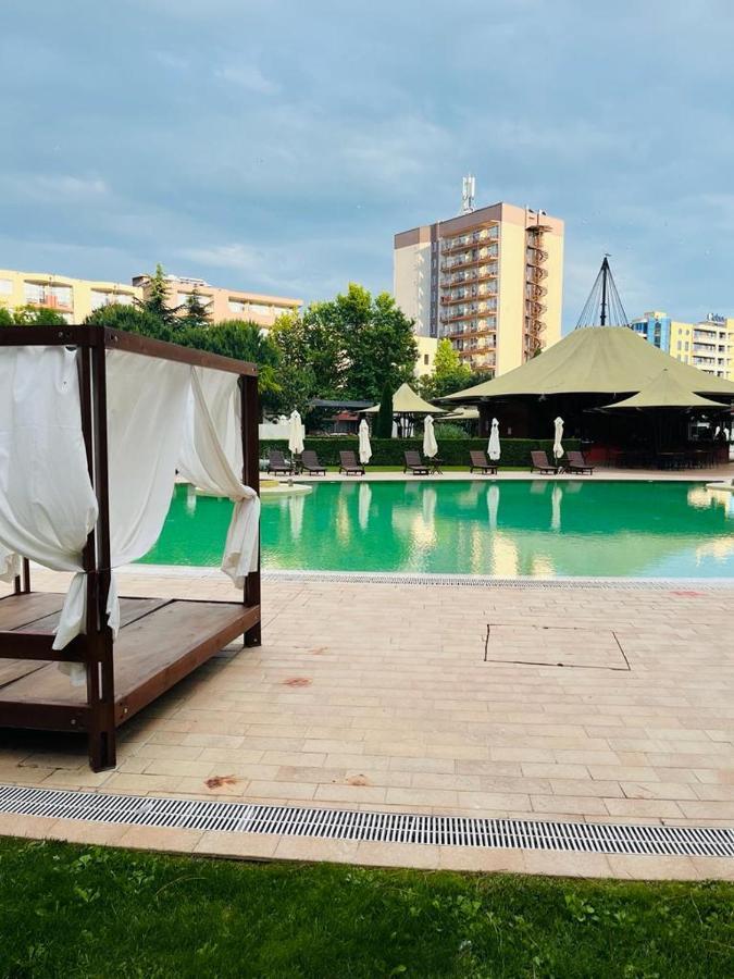 Private Apartament Vip In Royal Beach Pantai Sunny Bagian luar foto