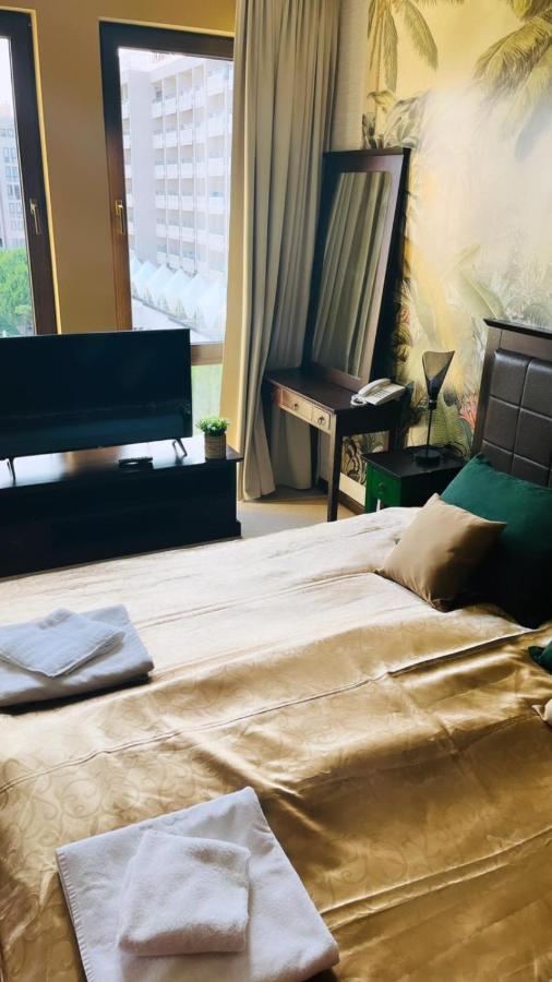 Private Apartament Vip In Royal Beach Pantai Sunny Bagian luar foto