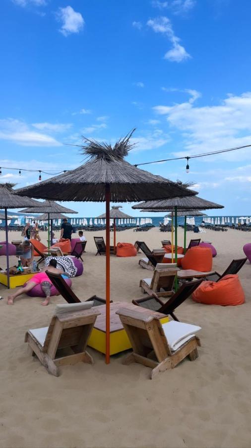 Private Apartament Vip In Royal Beach Pantai Sunny Bagian luar foto