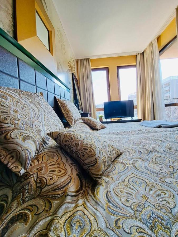 Private Apartament Vip In Royal Beach Pantai Sunny Bagian luar foto