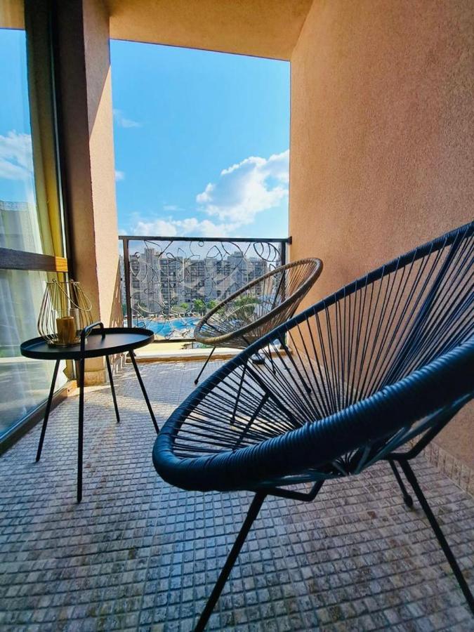 Private Apartament Vip In Royal Beach Pantai Sunny Bagian luar foto